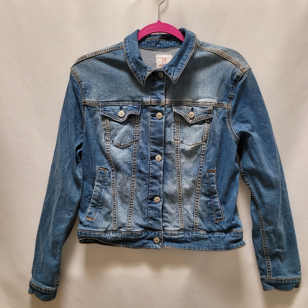 LuLaRoe Women’s Washed Light Blue Denim Jacket Embroidered Back Panel size L - Picture 2 of 7